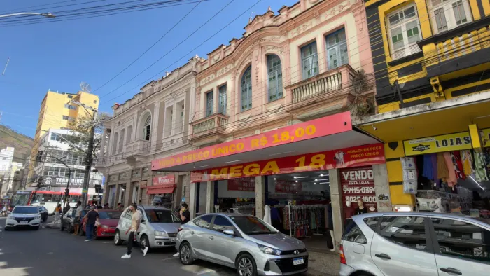Casa comercial bem no centro para venda