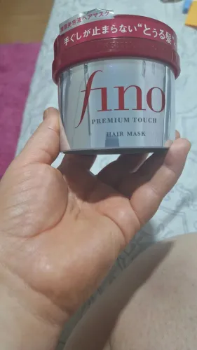 Mascara fino lacrada