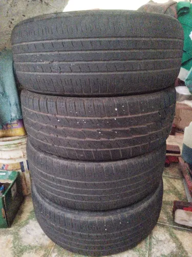 Vendo jogo de pneus 225/55/18