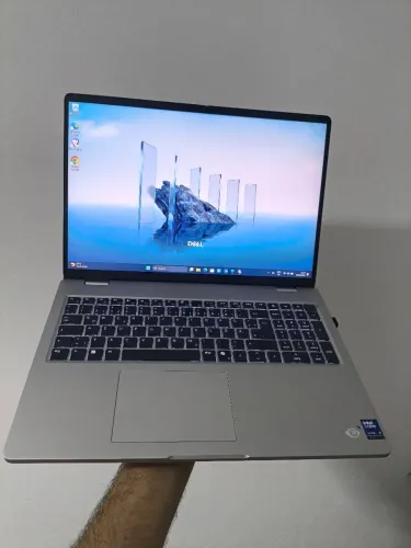 Notebook Dell Pro 16 Core Ultra 5 + 16GB DDR5 + 512GB SSD NOVO !