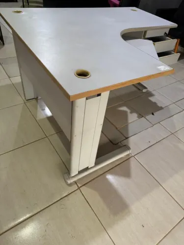 MESA DE ESCRITÓRIO