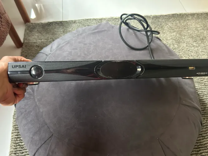 UPSAI ACF 2500-S condicionador profissional de áudio e vídeo.
