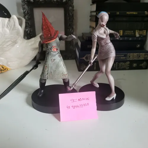 Figure Silent Hill Nurse Pyramid Head