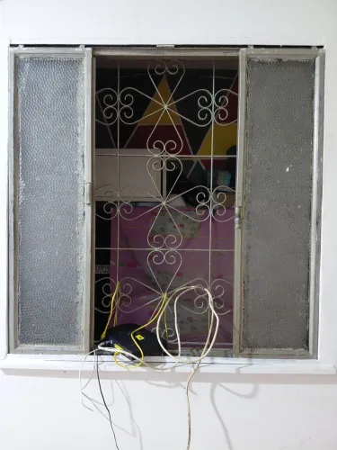 Janela de puro ferro com vidro