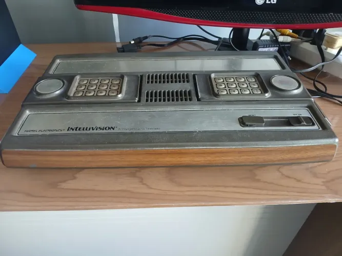 INTELLIVISION COM CONTROLES NÃO FUNCIONAM