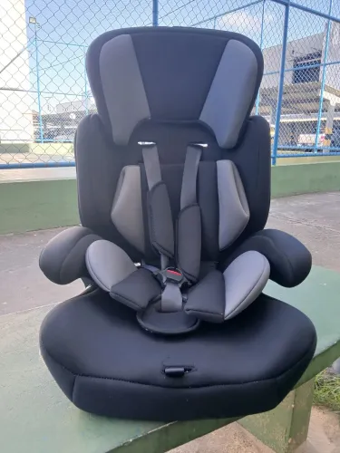 Cadeirinha pra automóvel, 9 a 36 kg,grafite e preto styll baby