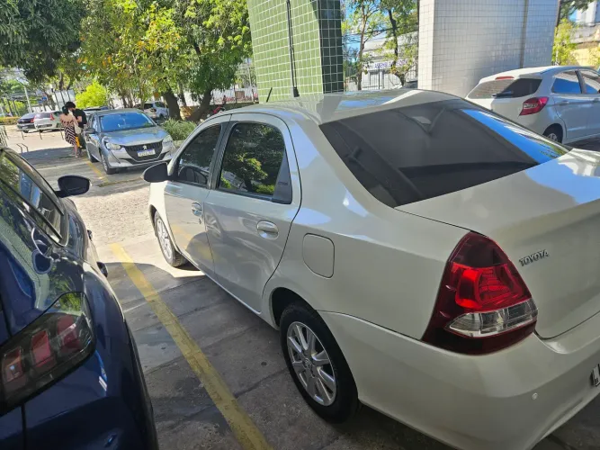 Toyota Etios X Plus Sedan 1.5 Flex 16V 4P Aut. 2020