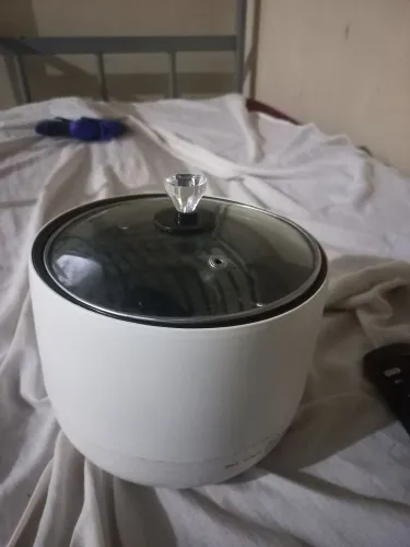 Panela elétrica só foi usada uma vez semi nova
