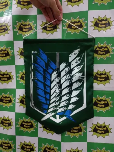 Bandeira Attack on Titan - NerdDog Store - Shingeki no Kyojin Ackerman Eren Colossal Titã