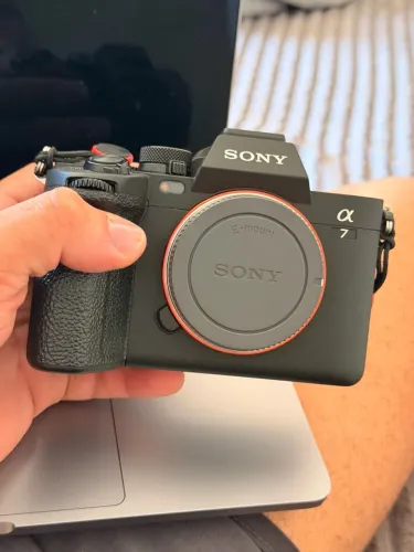 Sony A7 iV
