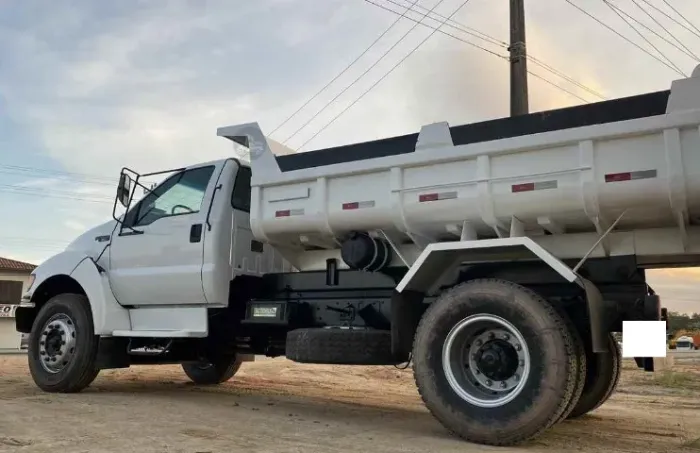 F14000 caçamba