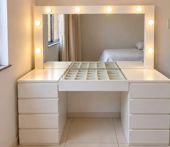 Penteadeira Camarim Completa - Espelho com Iluminação e Porta-Joias