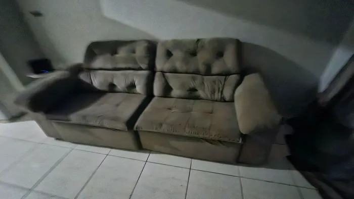 Sofá retrátil e reclinavel.