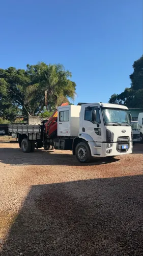 Ford Cargo 1722 ano 2012 Com Munck PKB 15.500 Ar Condicionado Não Usa Arla