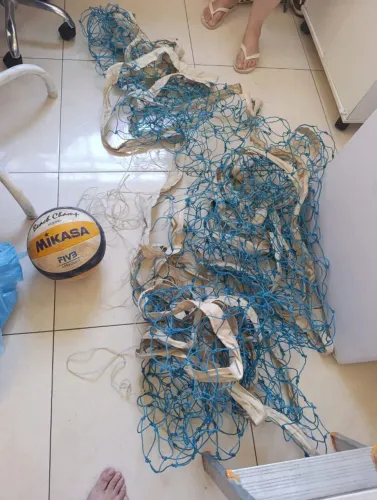 Vendo rede de volei/futivolei. 9,50 m