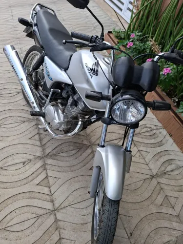 Moto Honda titan