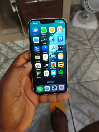 Vende-se um iPhone 13 e 128 GB um ano de uso único dono iCloud live 