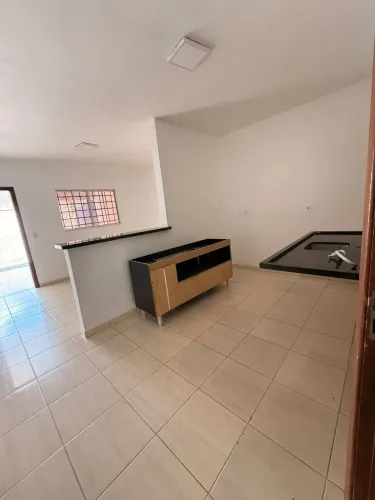 Vendo Casa No Bairro Santa cruz Cuiaba, Tres Quartos Sendo Uma Suite .
