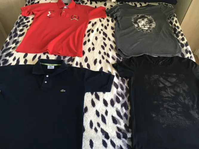 4 camisas por 40$ / 2 polo P 1 m serve P e uma P normal de Leão