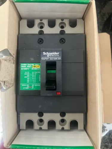 Disjuntor caixa moldada 100A