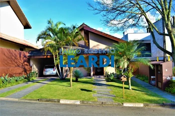 CASA EM CONDOMÍNIO - CONDOMÍNIO ARUJÁ 5 - SP