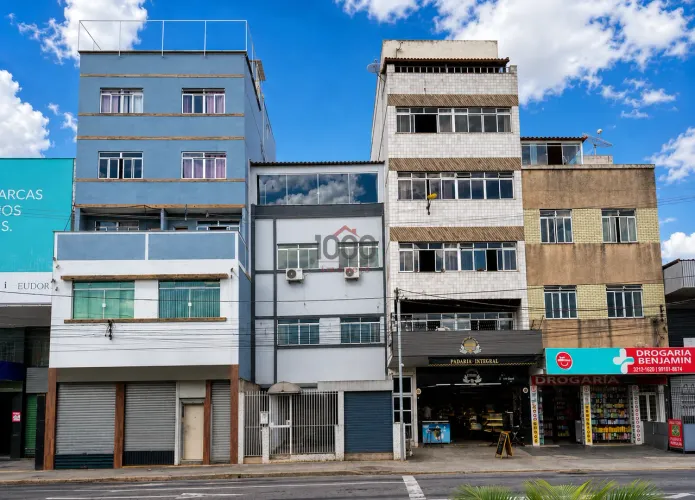 Prédio 7 quartos - Centro