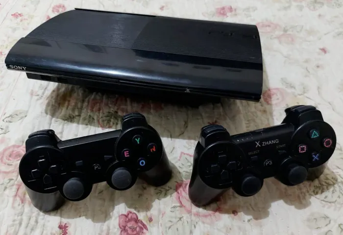 Ps3 + 20 Jogos + 2 Controles