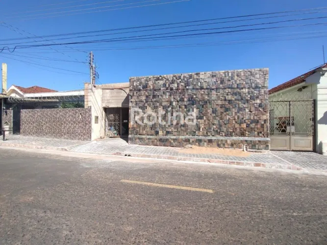 Casa Comercial para alugar, Bom Jesus - Uberlândia/MG - Rotina Imobiliária