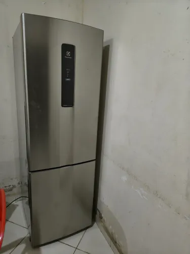 Vende-se geladeira semi nova Electrolux 