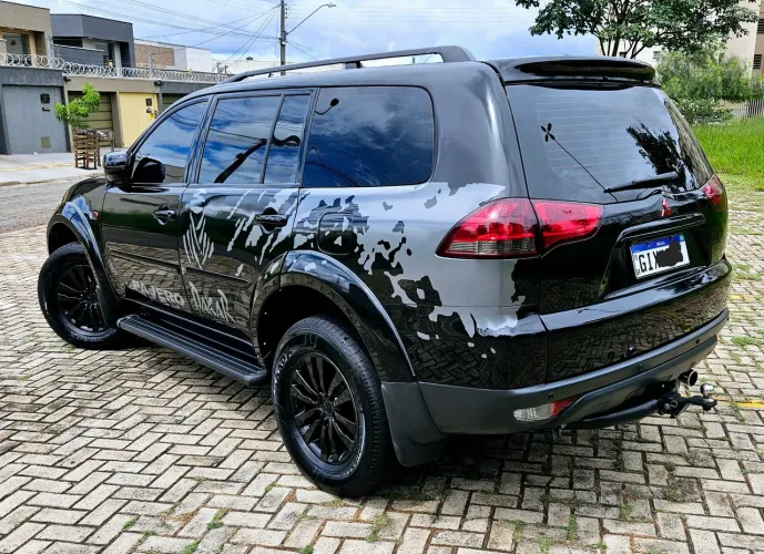Mitsubishi Pajero HPE Full 3.2 4X4 T.i.dies. 5P AUT 2017