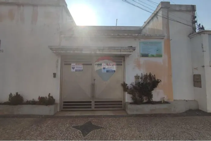 Aluga-se sala comercial