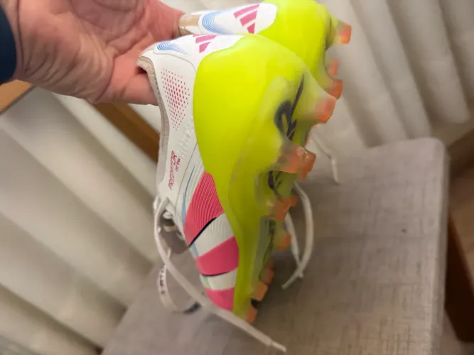 Chuteira Adidas Predator elite 