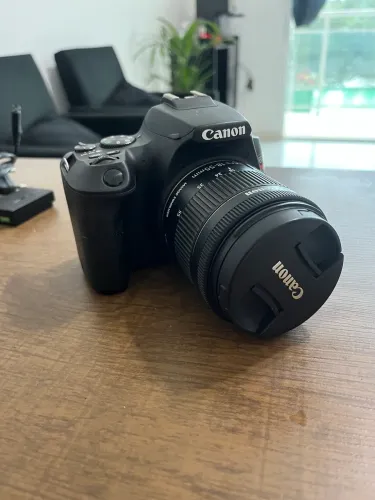 Câmera Canon SL3