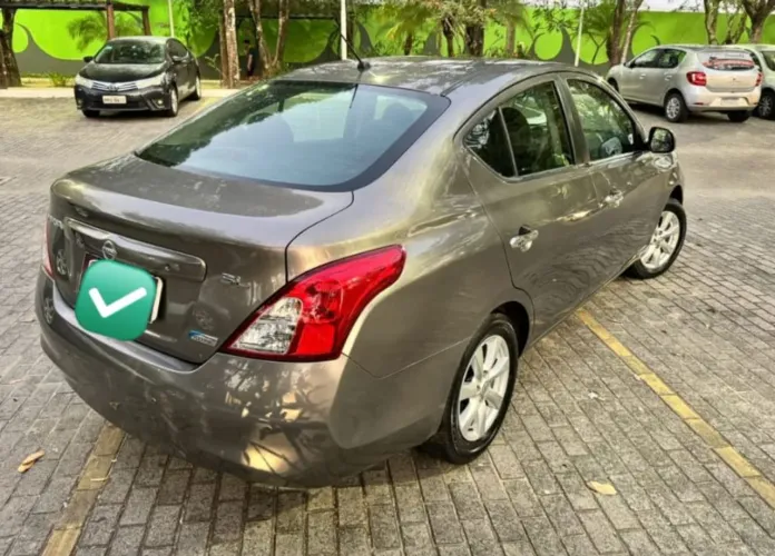 Nissan Versa SL 1.6 16V Flex Fuel 4P Mec. 2012