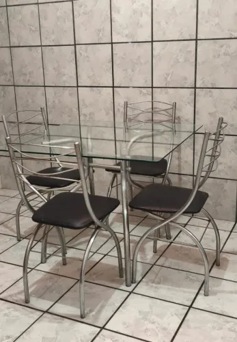 Mesa 4 cadeiras
