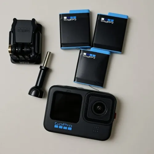 GoPro Hero 10 Black - Kit Completo | R$ 2.200