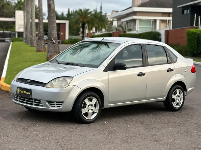Ford Fiesta Sedan 1.0 8V Flex 4P 2007