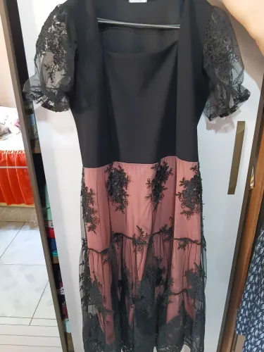 Vestido de renda preta para festa