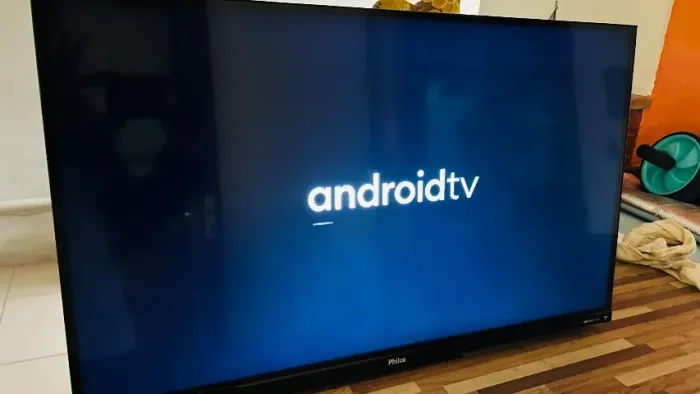 TV Led Philco 32 pol bi-volt Smart