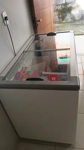 Frizer semi novo
