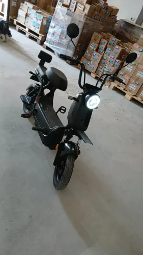 Passo moto Eletrica no precinho.