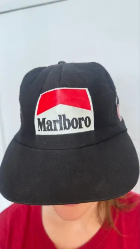 boné marlboro e ruffles andre ribeiro vintage