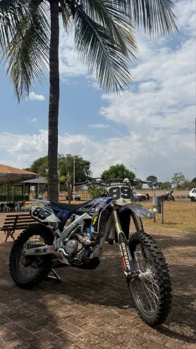 Yamaha yz 250f Disponível pra venda ?
