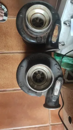 Turbina Holset para trator Puma e motor Cumis.