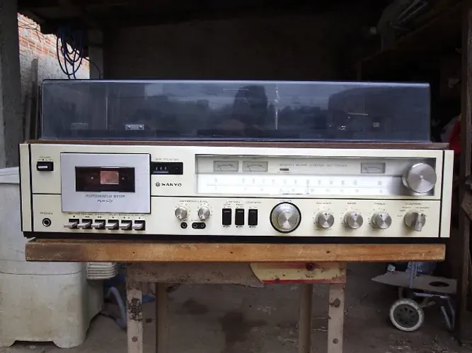 som 3x1 sanyo gxt 4545 troco p outros aparelhos de som vintage