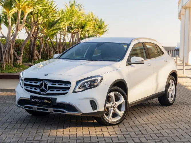 Mercedes-Benz GLA 200 Adv. 1.6/1.6 TB 16V Flex Aut. 2018