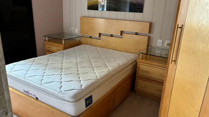 Cama Casal Madeira Maciça Radica com Marchetaria 