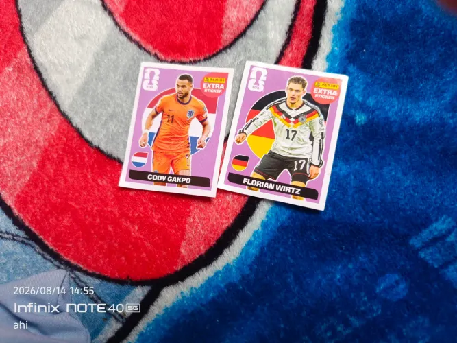 Vendo figurinha legends duas figurinhas por r$ 190