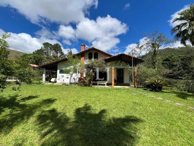 Sítio à venda em Pedro do Rio, com 8 dormitórios, 18.500 m² por R$ 2.480.000 - Petrópolis/