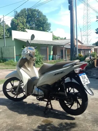 Moto sime nova, poucos KM rodados